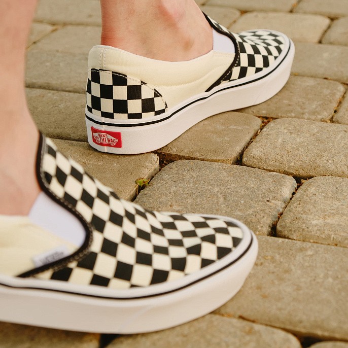 Кеды унисекс Vans Comfycush Slip-On Checkerboard/True White